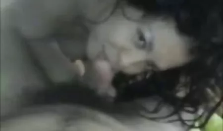பெரிய அழகான nd ஆபாச மார்பகங்கள் பெண்
