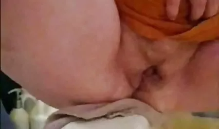 அவரது பெயர் மற்றும் அழகான ஆபாச கொண்டு ஒரு பொன்னிற கேம்