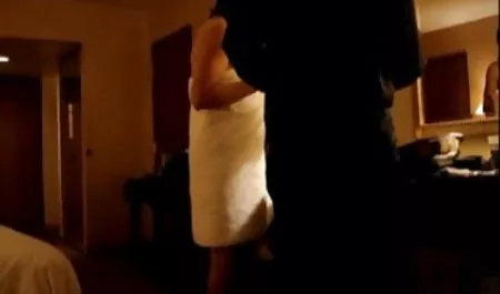 கவர்ச்சி செக்ஸ் அழகான உடல் பெறுகிறார், ஆழமான, குத, மசாஜ்