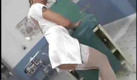 37 வயதான கொம்பு அழகான ஆபாச ஆன்லைன் அம்மா